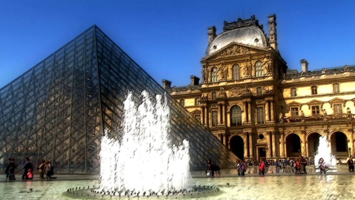 Toon look on the Louvre