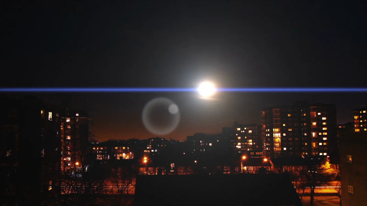 Halo flare on a night scene